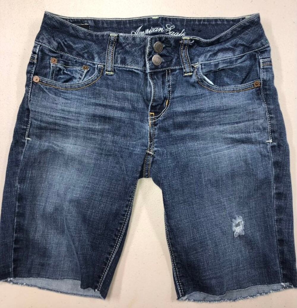 American Eagle Outfitters Artist Jean Shorts Womens size 2